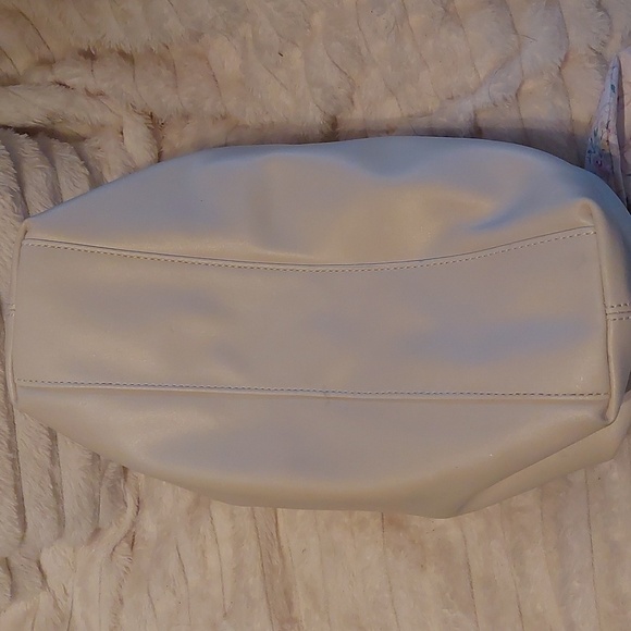 EUC Nine West Cream and Tan Purse - Picture 5 of 9